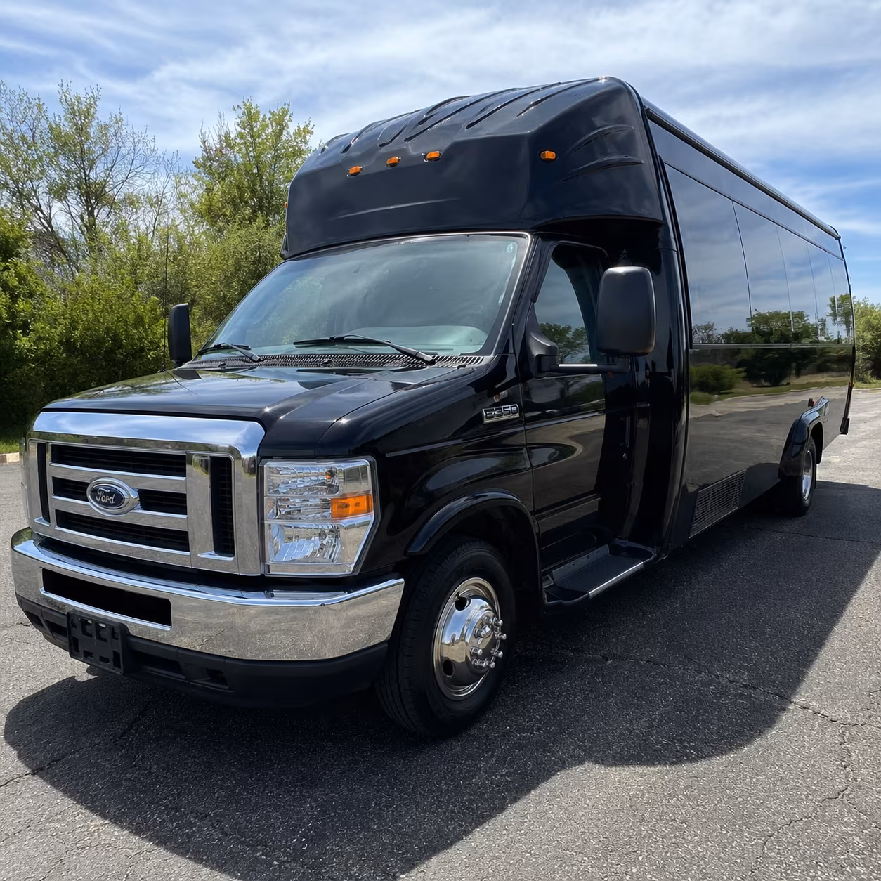 Lakewood Birthday, Sweet 16, & Quinceañera Party Bus Rentals